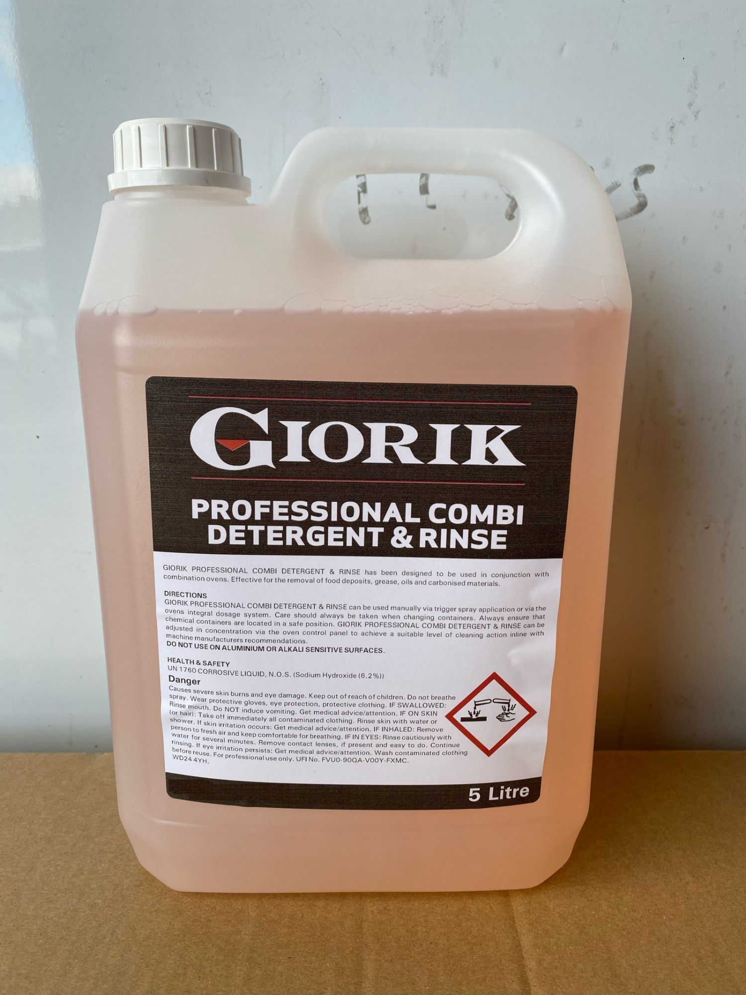 Picture of Giorik 7080542 Combi Oven 2 In 1 Detergent + Rinseaid - Box 4 X 5 Ltr Tubs - 7080542