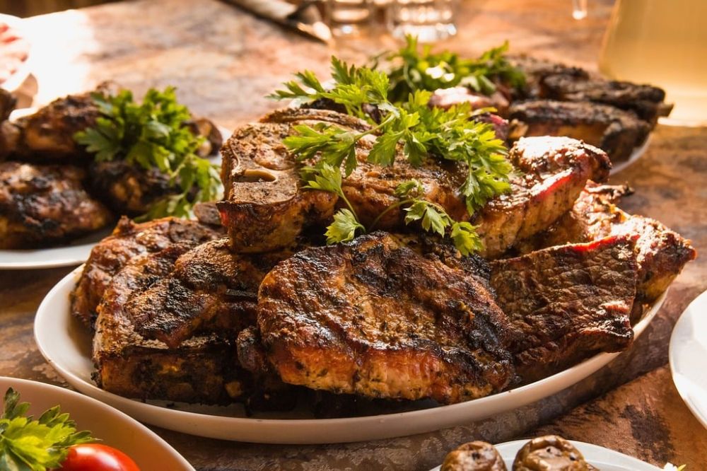 How Much Meat Per Person for Catering: A Comprehensive Guide How Much Meat Per Person for Catering: A Comprehensive Guide