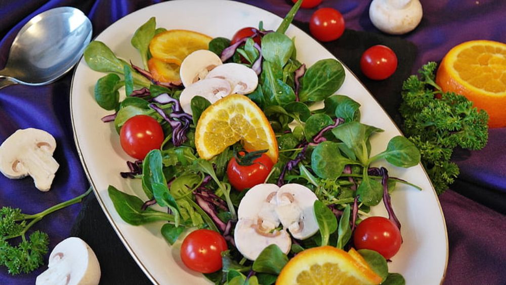 How Much Salad Per Person for Catering: A Comprehensive Guide