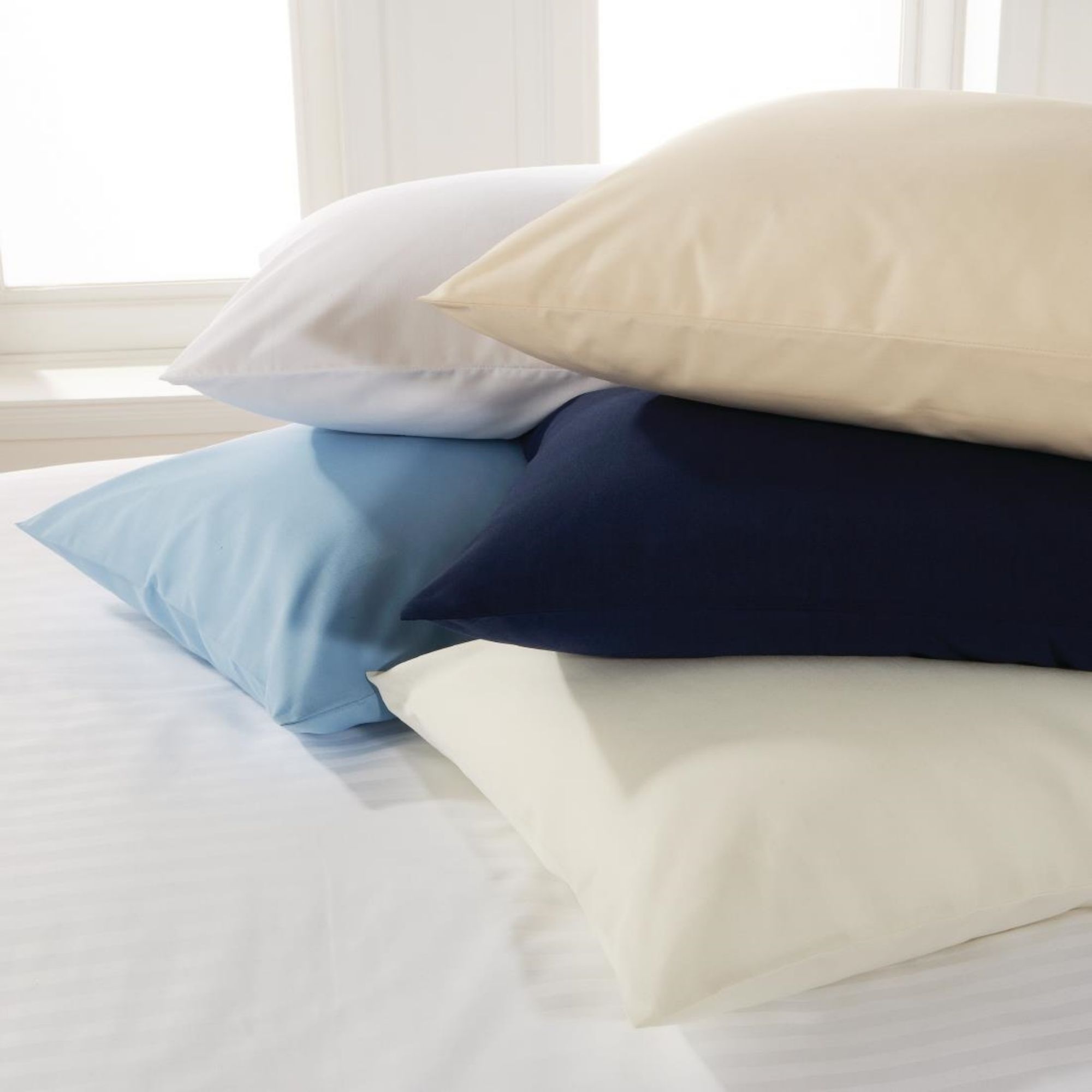 Picture of Mitre Essentials Temir Duvet Cover White Single Open - GU352