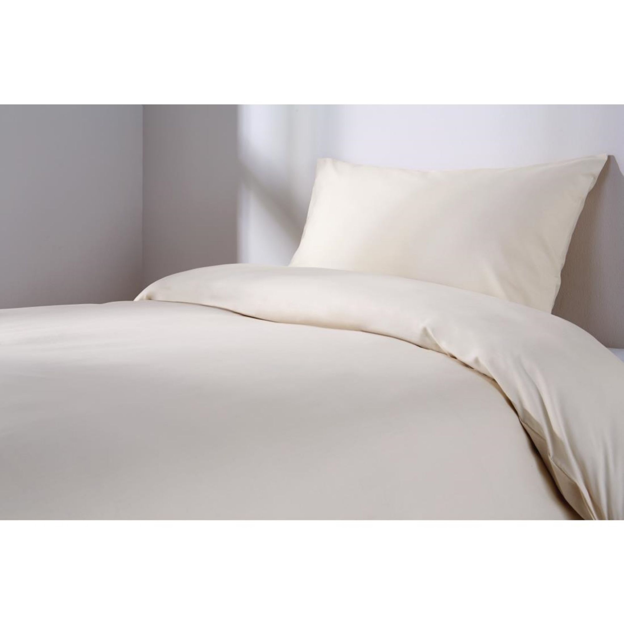 Picture of Mitre Essentials Spectrum Fitted Sheet Ivory Double - GU177