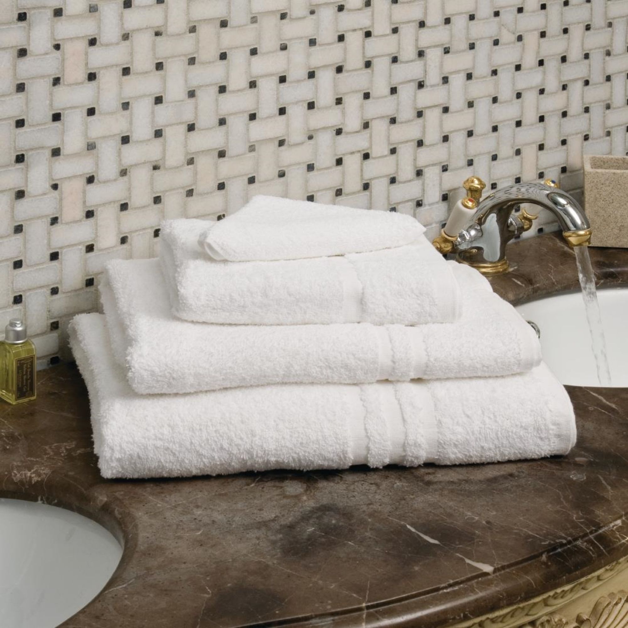 Picture of Mitre Essentials Capri Bath Towel White - GT754